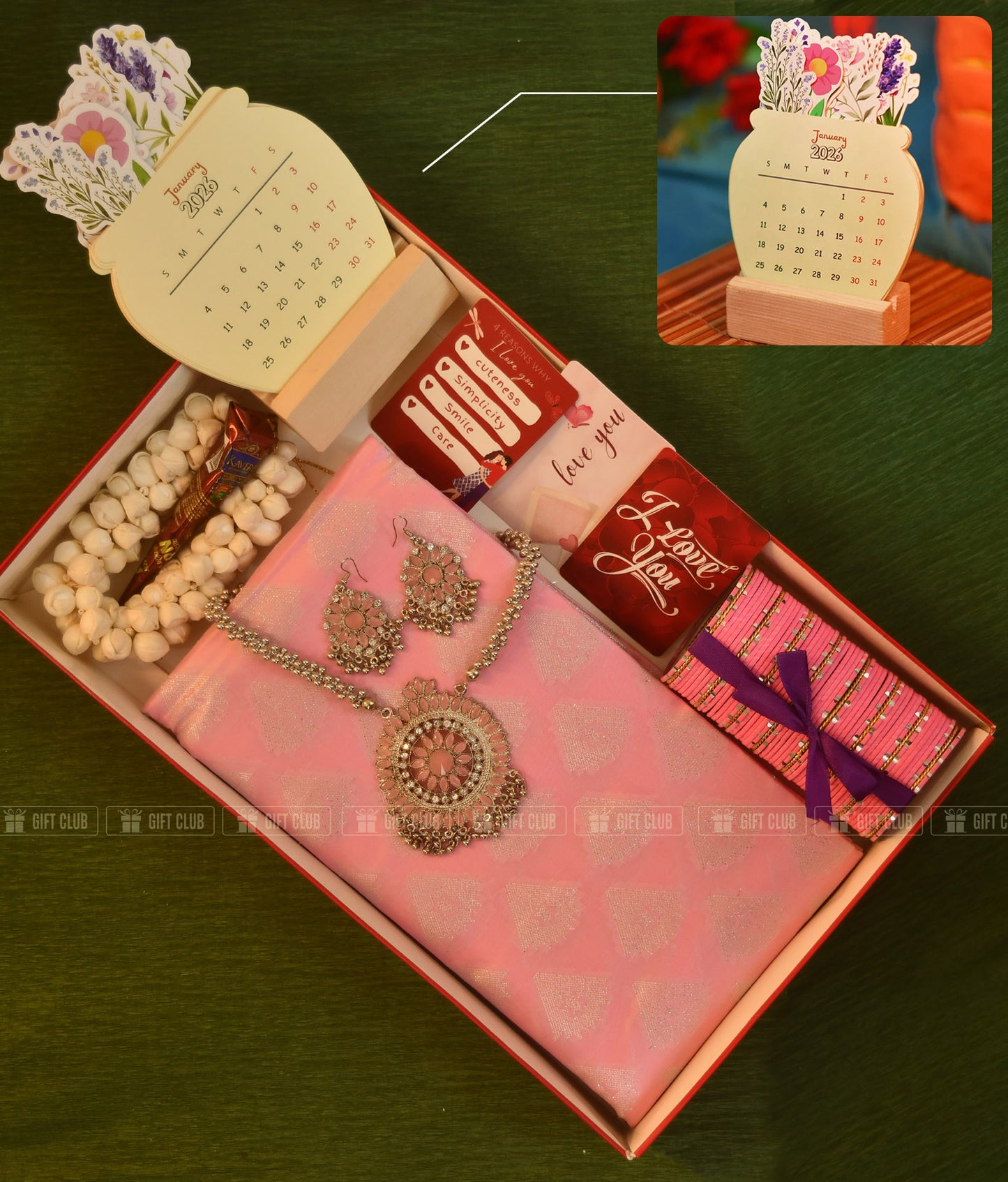 S99 - Sharee Package with floral calendar 2026 with a wooden base