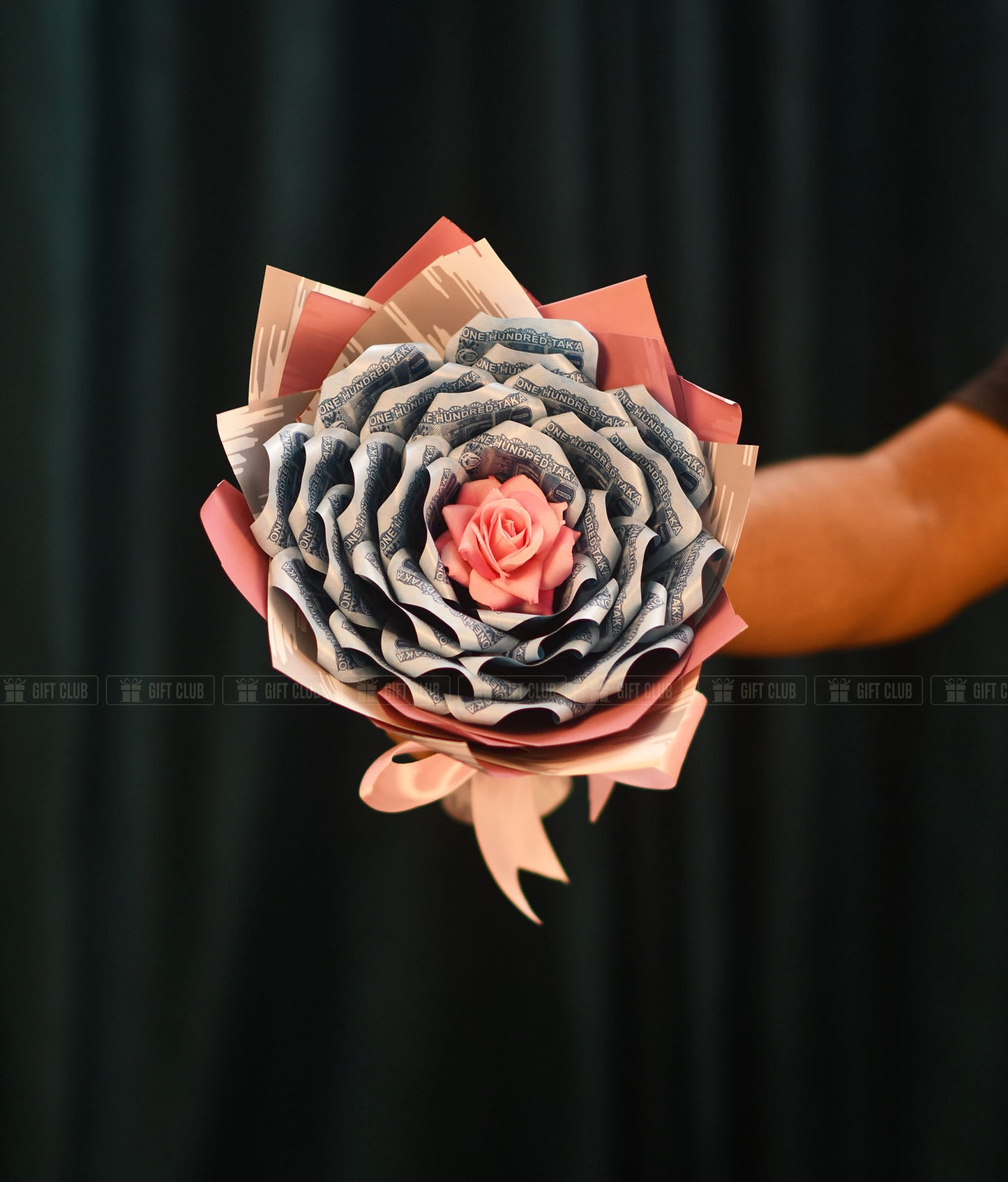 Salami 23 : Exclusive Rose Salami Bouquet (3000tk)