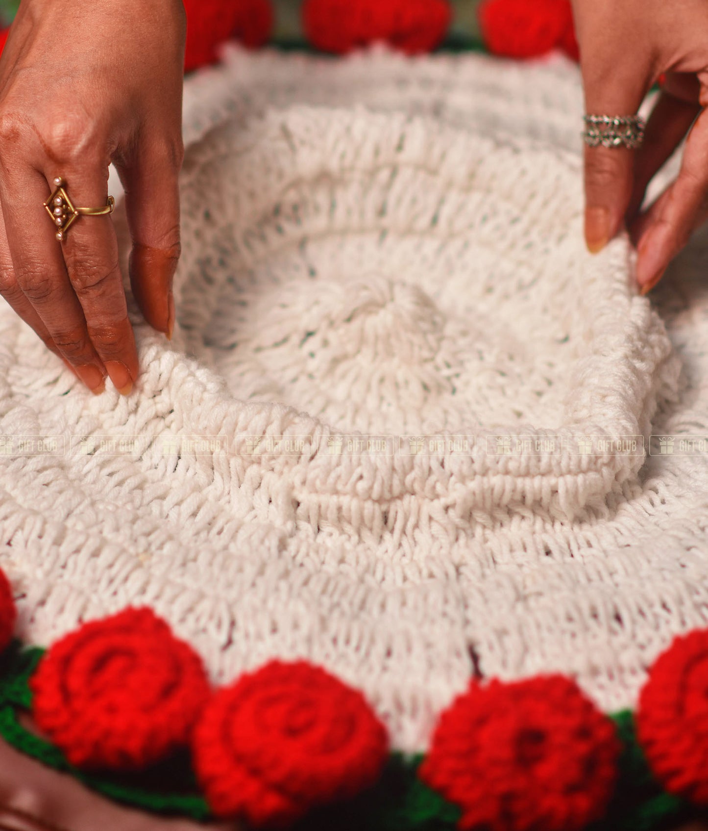 CR02 - 2 in 1 Handwoven Chrochet Red Rose Bouquet + Home Decor