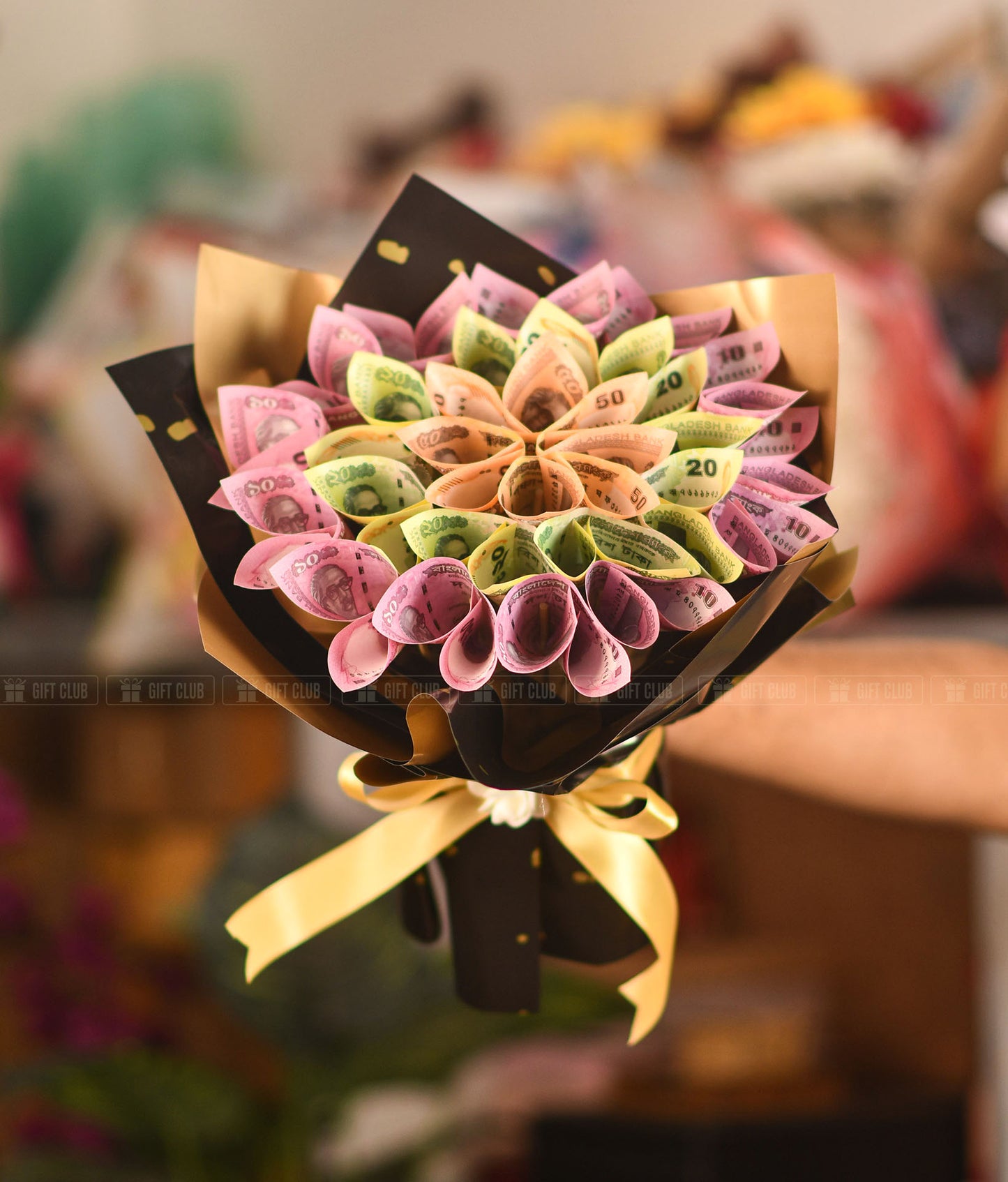 Salami 3 :"Golden Glow" – Premium Mixed Note Money Bouquet (490tk)